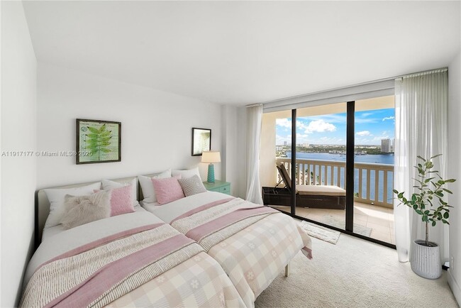 Building Photo - 1000 W Island Blvd