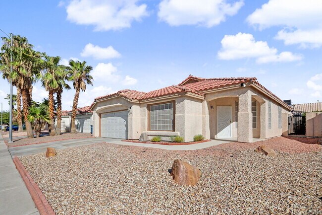 Building Photo - 2054 Cardigan Ave