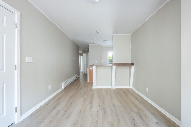 Building Photo - 3400 Reach St