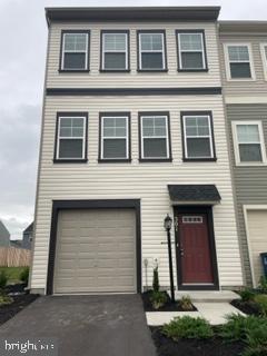Building Photo - 301 Starry Way Dr
