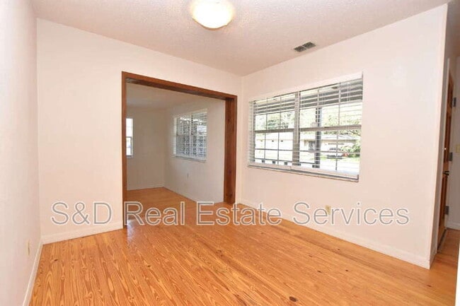 Building Photo - 1503 Hanson Ave