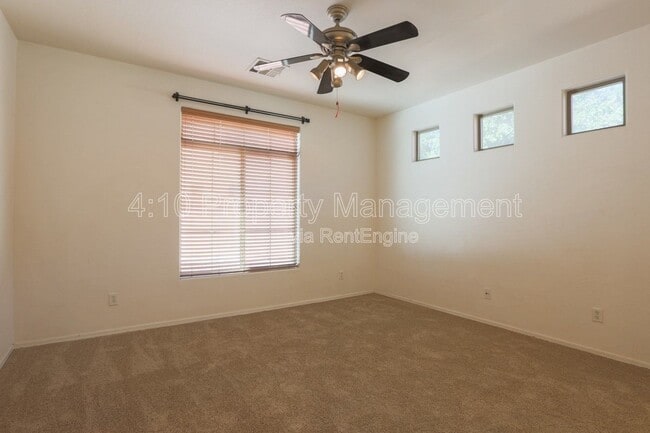 Building Photo - 2644 E Chester Dr