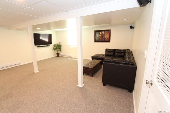 Building Photo - 106 Balsam Way