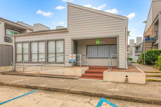 Building Photo - 3220 69th St