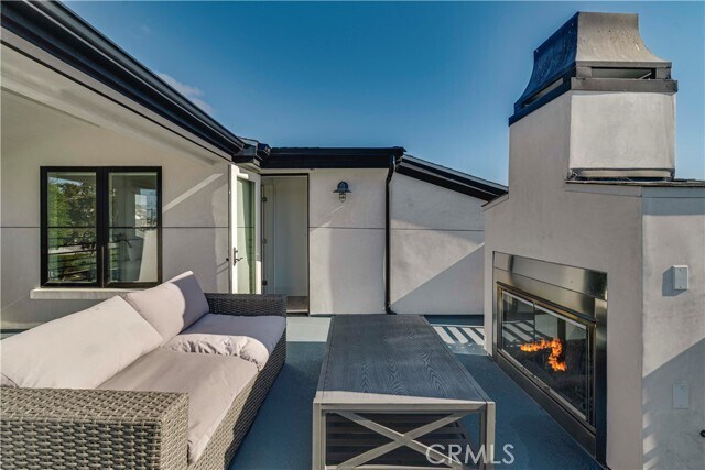 Building Photo - 608 Heliotrope Ave