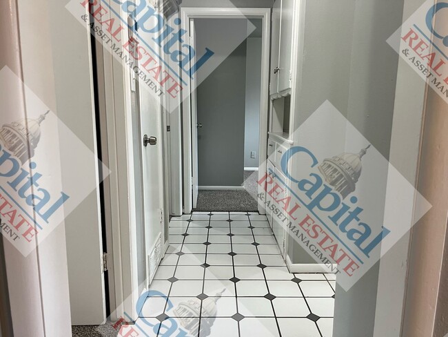 Building Photo - Del City 3 Bedroom