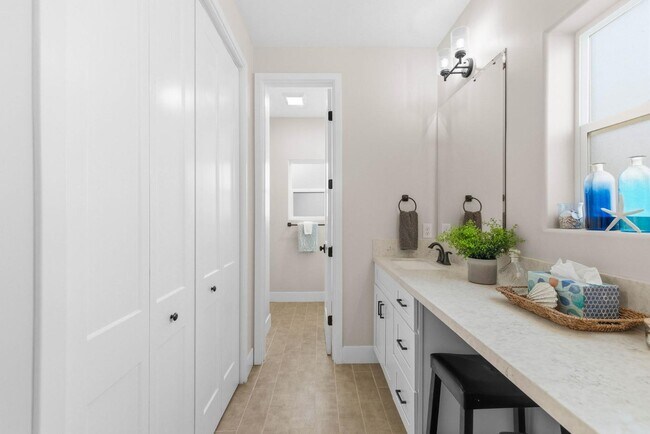 Building Photo - 5051 Savannah St