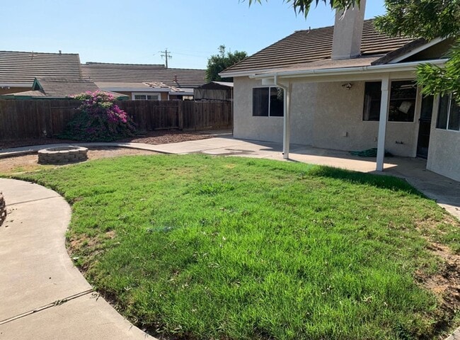 Building Photo - Beautiful Single Story Lathrop Home