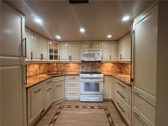 Building Photo - 1 Trimont Ln