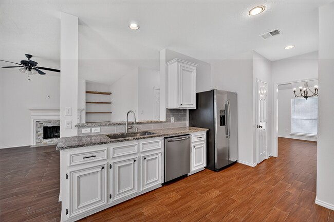 Building Photo - 4902 Lake Catherine Ct