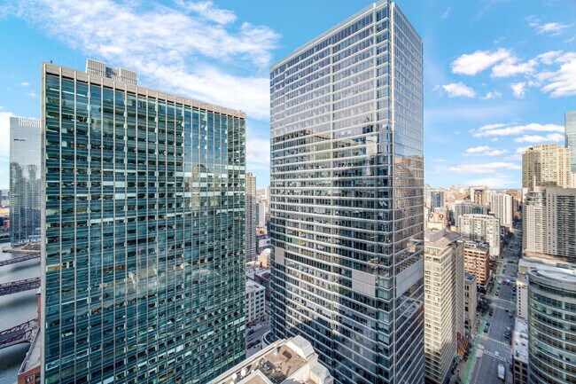 Building Photo - 300 N State St