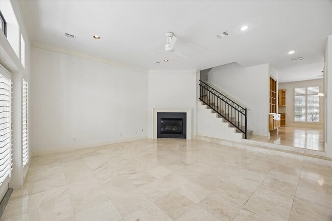 Building Photo - 6906 Sewanee St