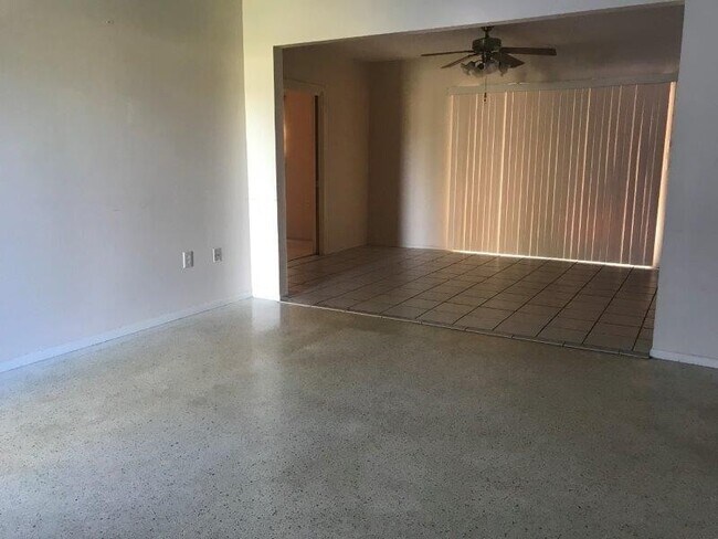 Building Photo - 2BR/2BA Pool Home in South Venice