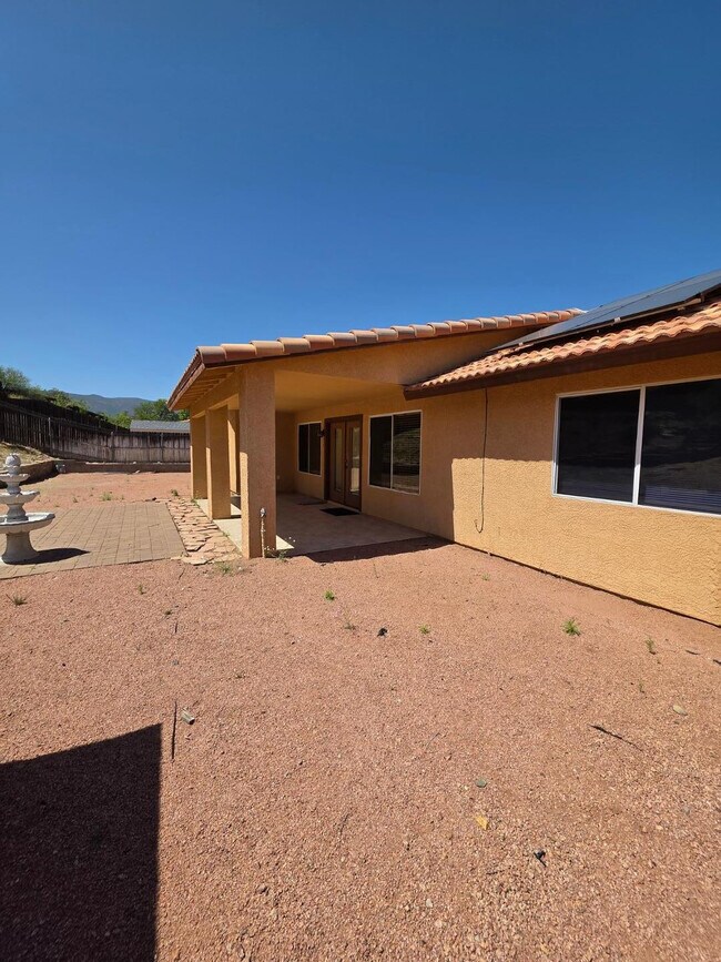 Building Photo - 627 S Azure Dr