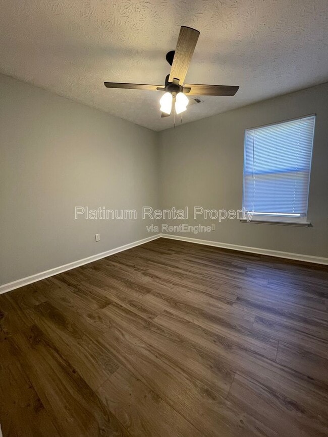 Building Photo - 1630 Creek Crossing SE