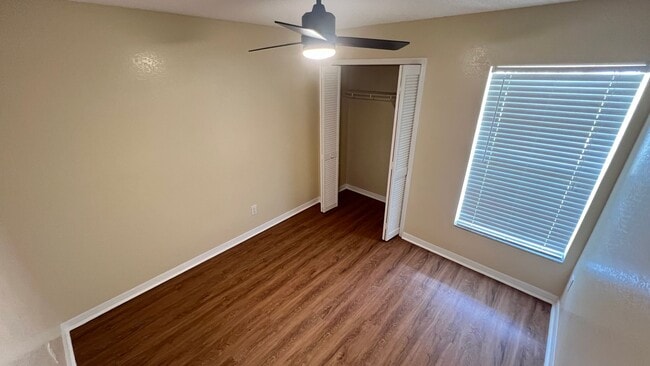 Building Photo - Bright & Spacious 3/2 Home with Huge Yard + Screened Patio — Lawn Care Included!
