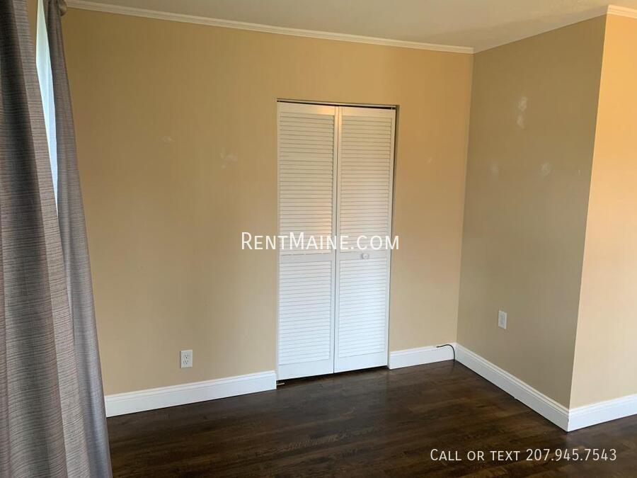 Building Photo - 173 Parkway N