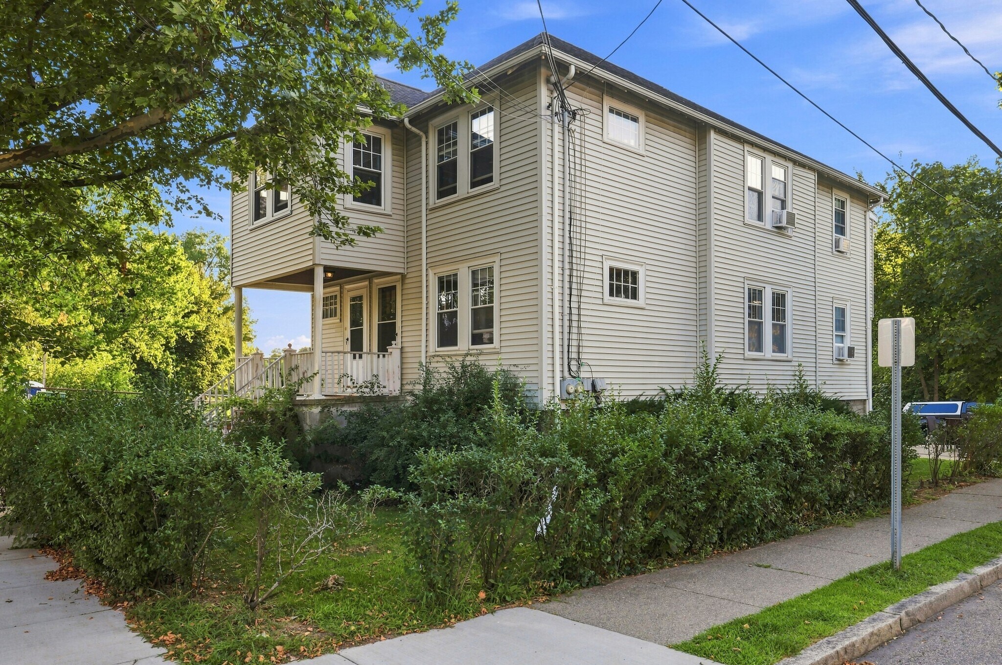 Building Photo - 99 Thorndike St