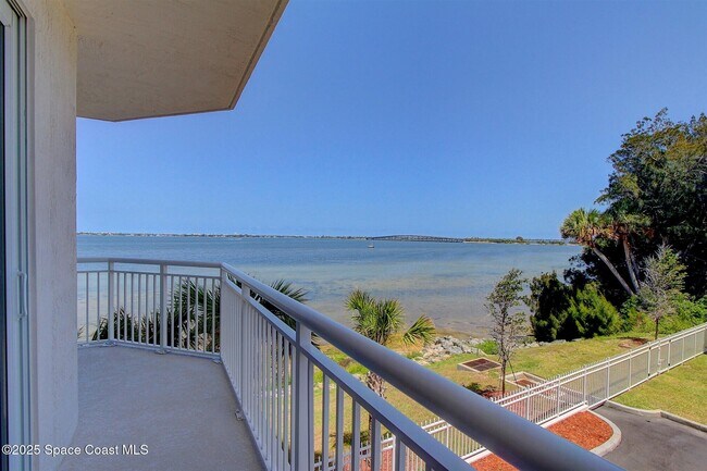 Building Photo - 1465 S Harbor City Blvd