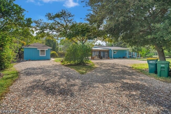 Building Photo - 2750 Manorca Ave