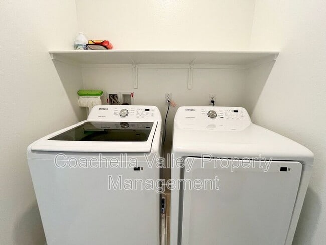 Building Photo - 76279 Cambridge Dr