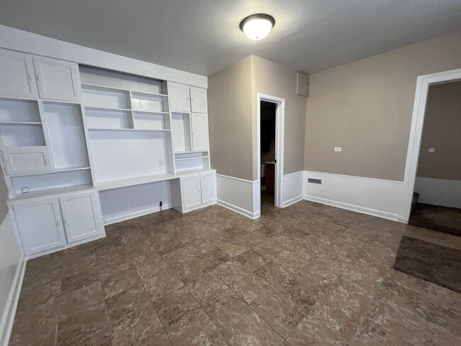 Building Photo - 4201 S Wayne Ave