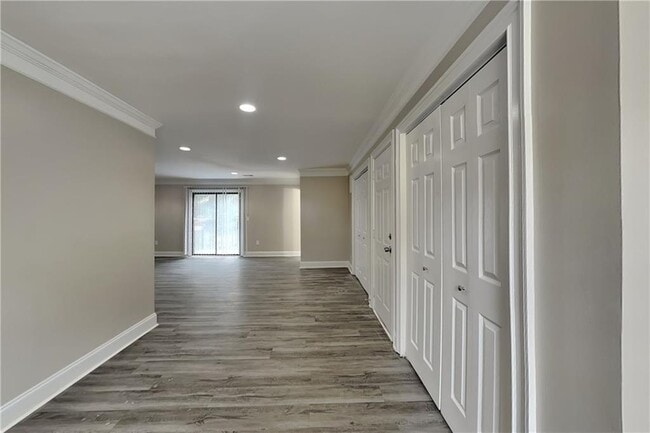 Building Photo - 1105 Tom Ln