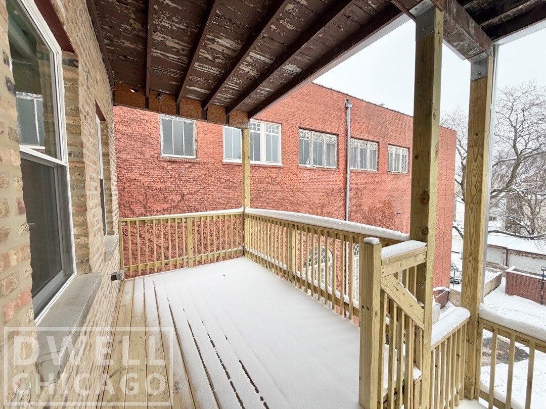 Building Photo - 1709 W Lunt Ave