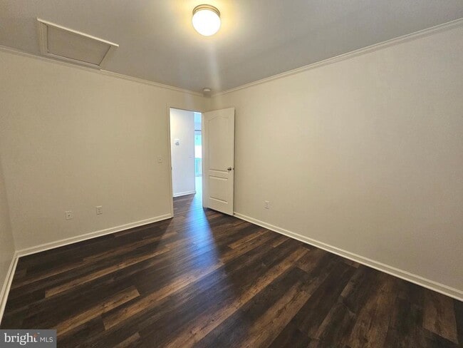 Building Photo - 86 Metz Dr