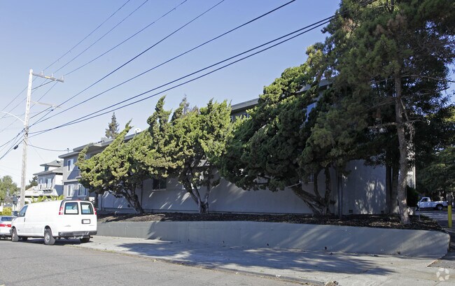 Primary Photo - 2166 E 27th Street