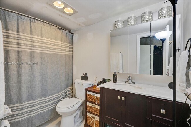 Building Photo - 2780 NE 183rd St