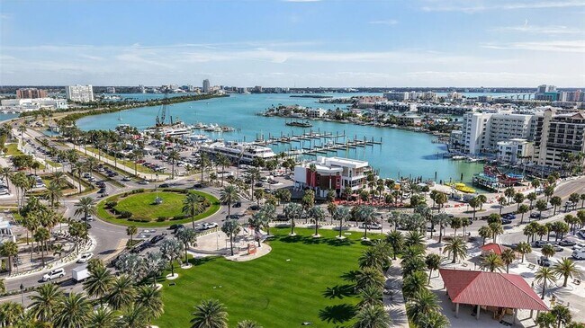 Building Photo - 741 Lantana Ave