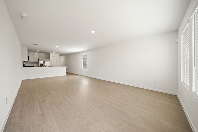 Building Photo - 3912 Pontchartrain Pkwy