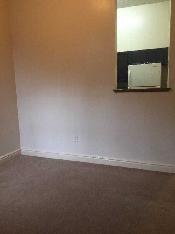 Building Photo - 1304 Liverpool St