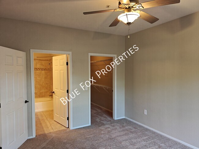 Building Photo - 1500 E Pusch Wilderness Dr