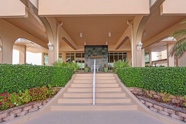 Building Photo - 5440 N Ocean Dr