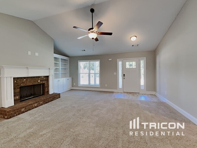 Building Photo - 487 Kinsley Wy