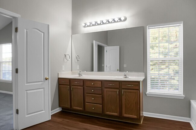 Building Photo - Lovely home in Summerville SC