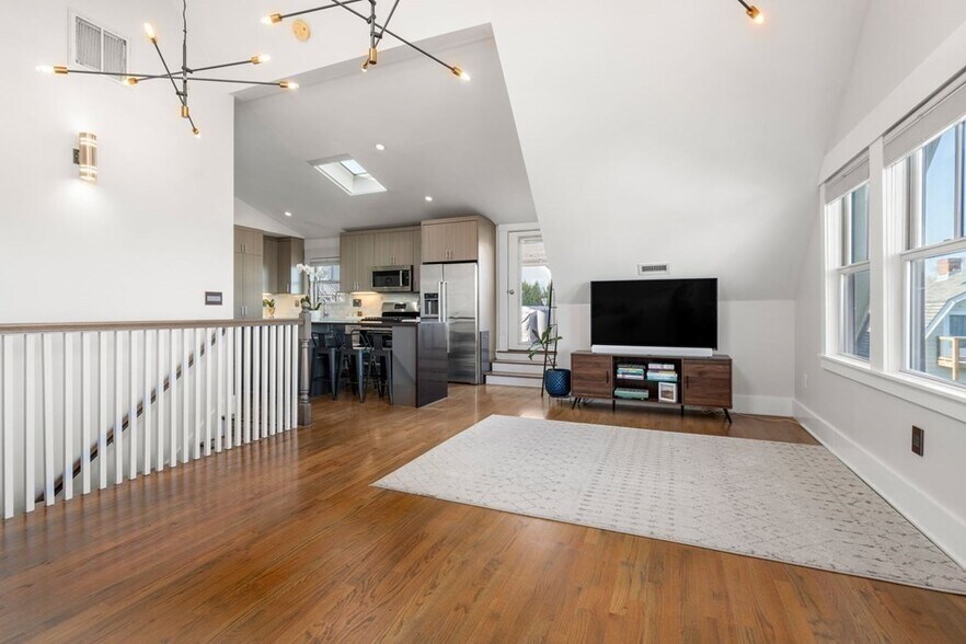 Building Photo - 43 Salcombe St