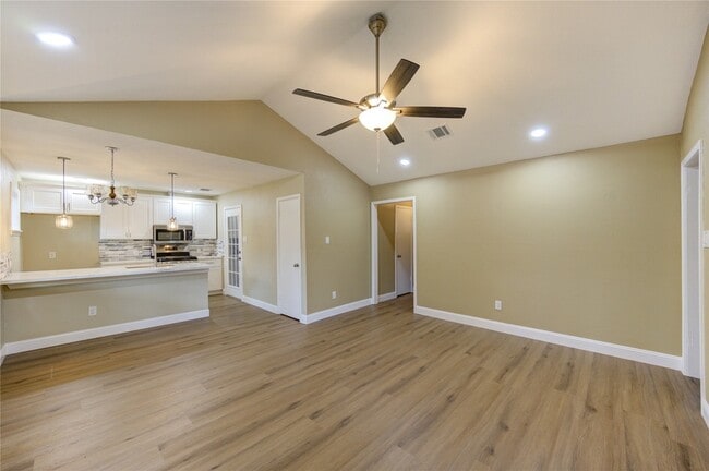 Building Photo - 1921 Ripple Creek Dr