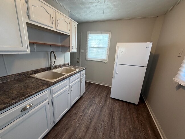 Building Photo - 217 Edwards-