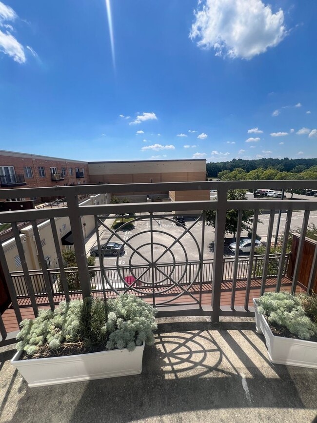 Building Photo - Mayfaire Townview 3rd floor 2BR unit with ...
