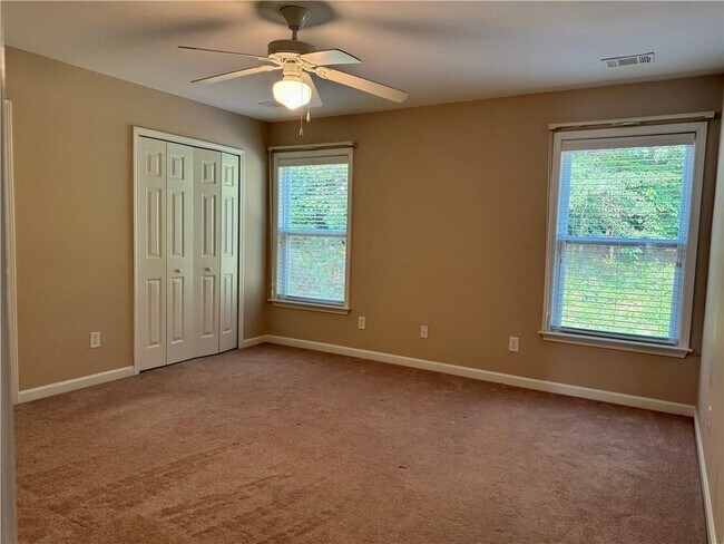 Building Photo - 484 Grayson Way