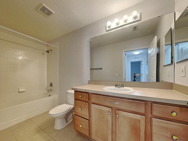 Building Photo - 575 Oakleaf Plantation Pkwy