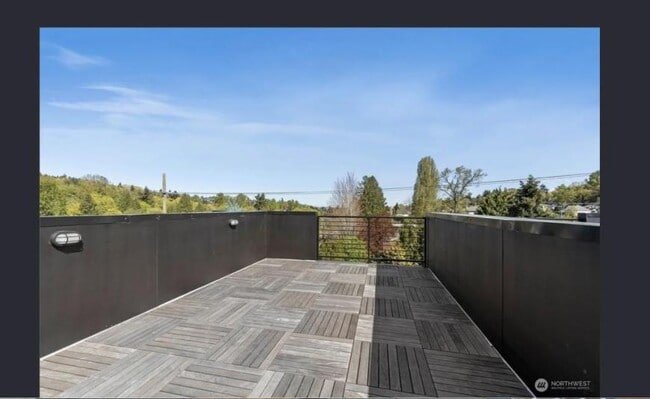 Building Photo - 2 bedroom in Seattle WA 98106