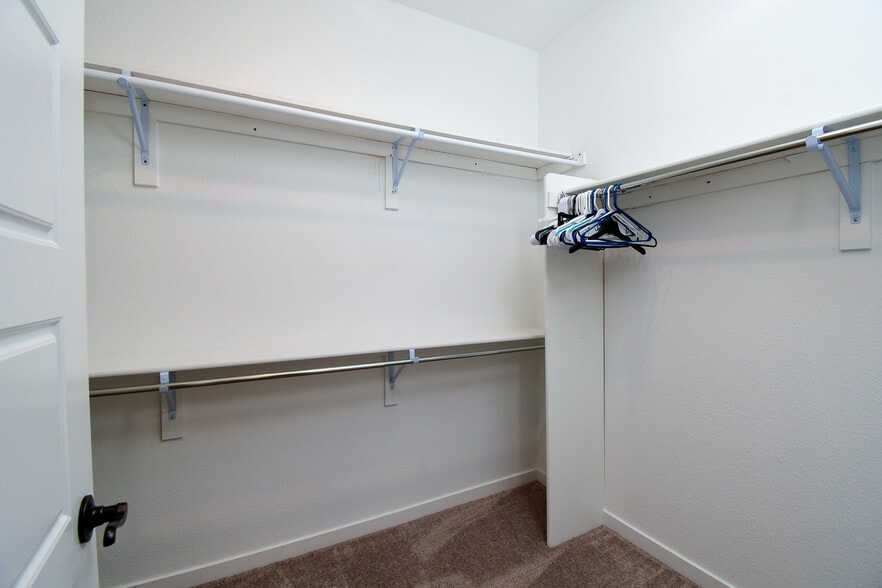 Building Photo - 3846 N Catawba Way