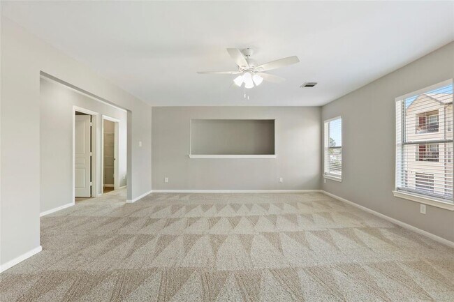 Building Photo - 8315 Greys Ln