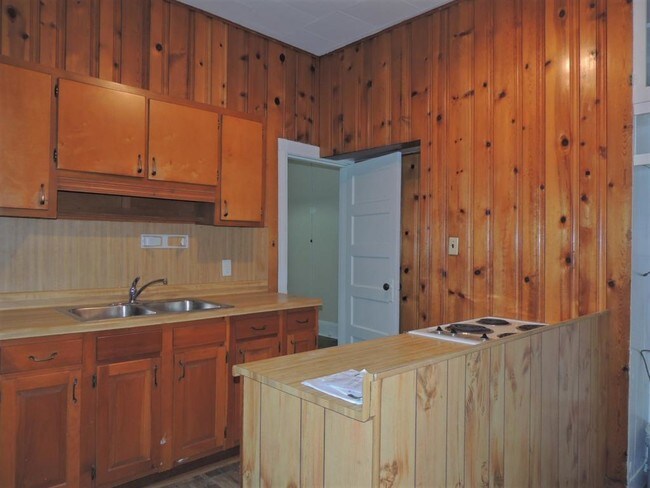Building Photo - 211 South Irish Street #4