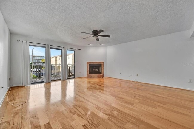 Building Photo - 745 Pinellas Bayway S