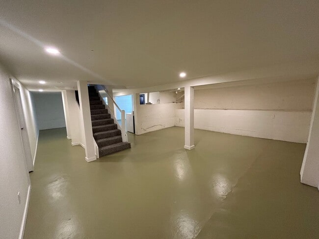 Building Photo - Rare opportunity to live in a stunning 5 B...